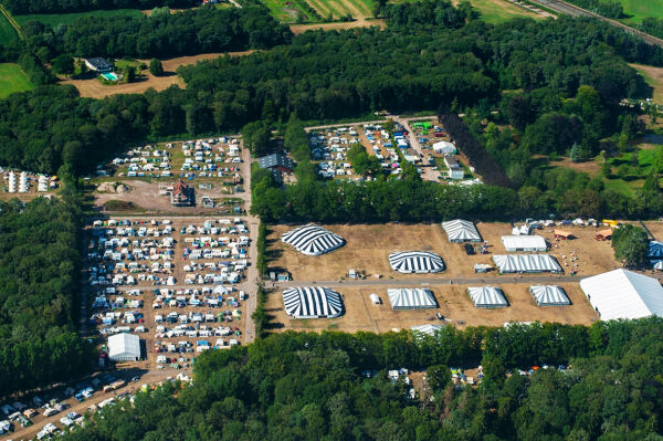 festival-terrein-new-wine-festival-stichting-opwekking-tijdelijke-stroomvoorziening-voet-energie-solutions.jpg