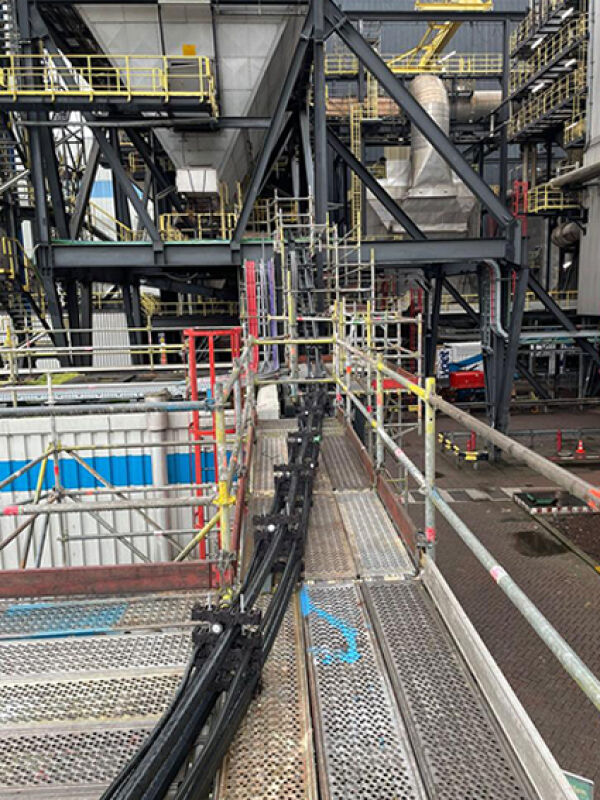 voet-energy-solutions-noodstroominstallatie-tijdelijke-energievoorziening-avr-na-brandincident.jpg