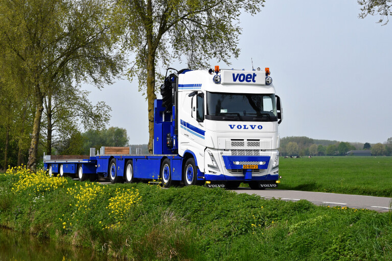 Uitbreiding van ons wagenpark met een nieuwe Volvo met hiab kraan