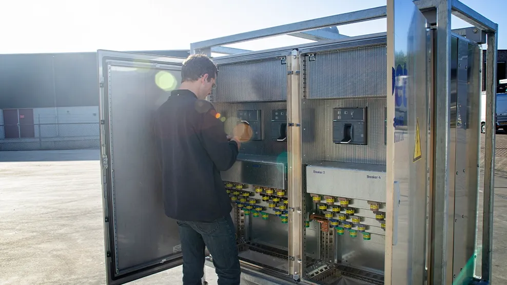 Laagspanningsverdelers voet energy solutions verhuur verdeelkasten