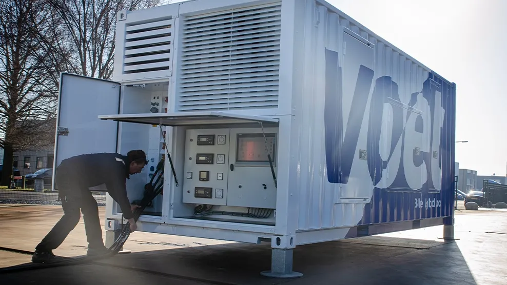 Voet blue hybrid box in actie aggregaat batterij